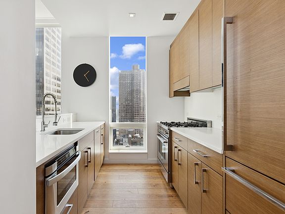 2nd image of 325 Lexington Ave APT 29C