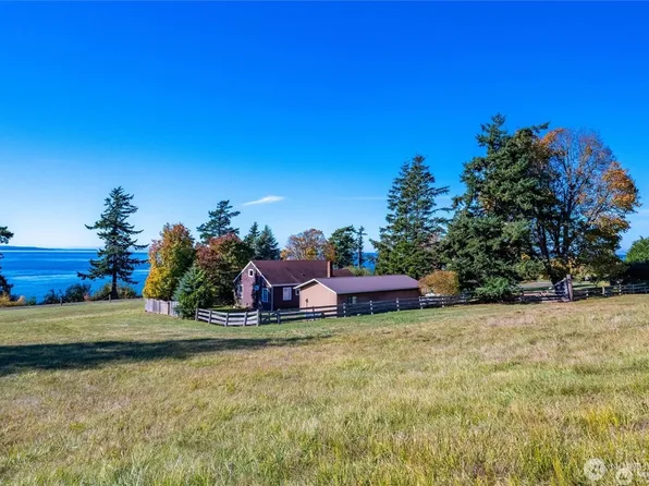 2383 W Shore Drive, Lummi Island, WA 98262