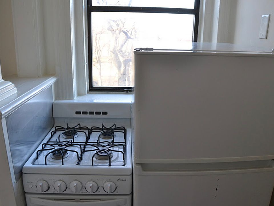 2nd image of 50 Charlesgate E #1840