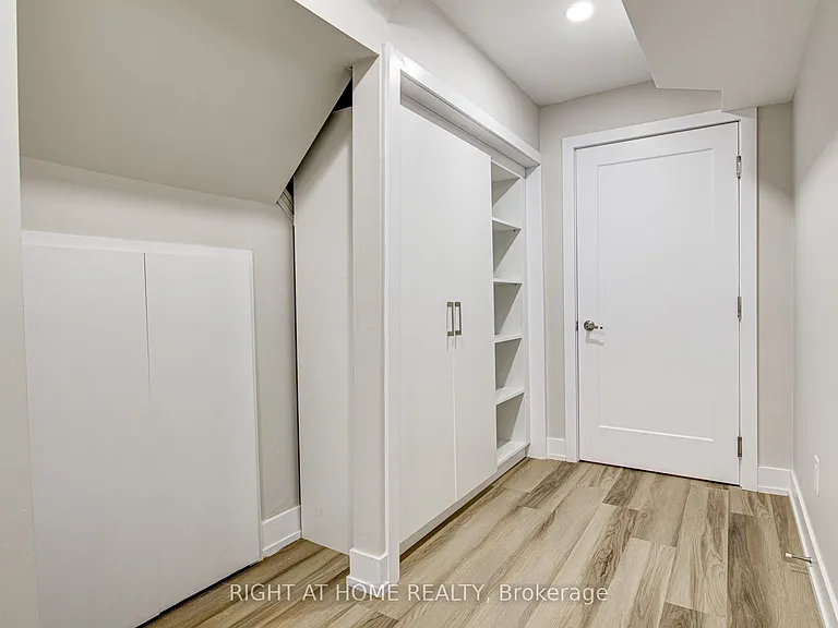 265 Dearborn Blvd — Photo 6