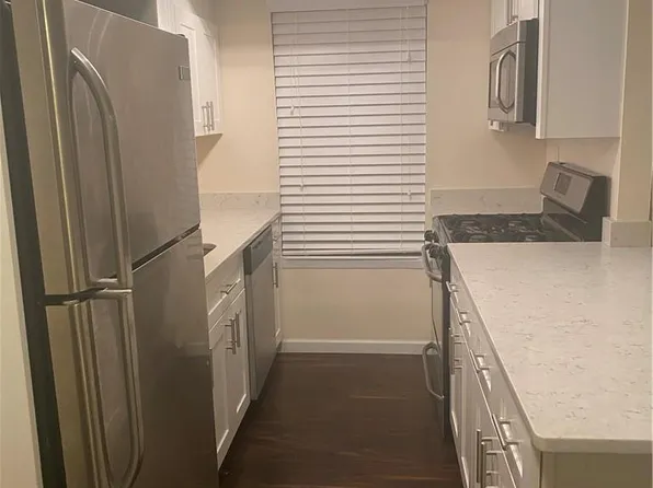 17 Cheyenne Court #C27, Coram, NY 11727