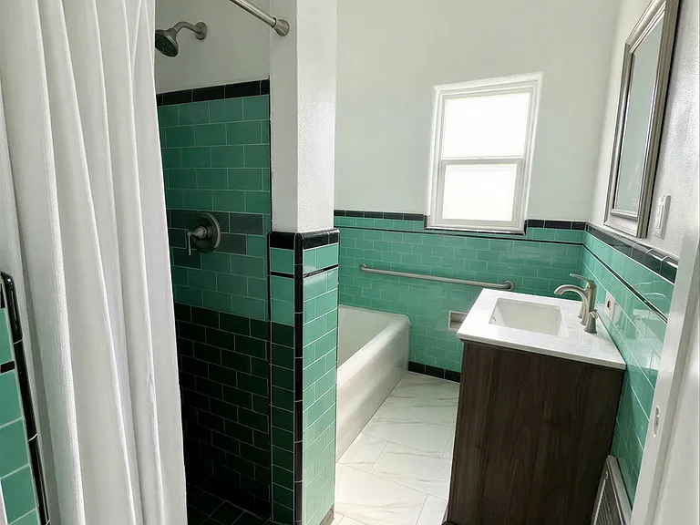 211 N Vendome St #C — Photo 7