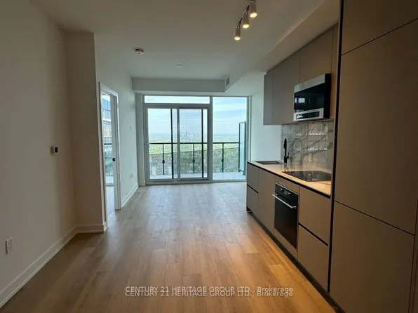 117 R Broadway Ave S, Toronto, ON