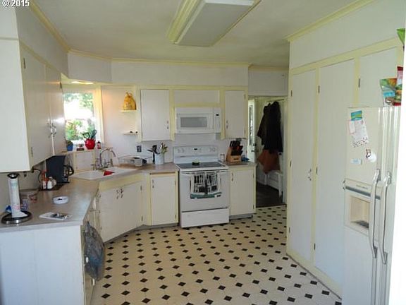 5th image of 4514 NE 44th St