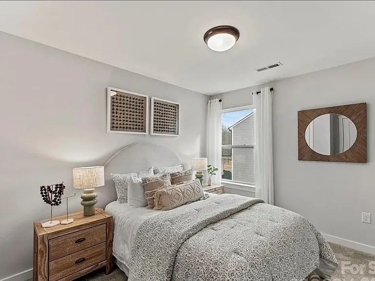1285 Elizabeth Ave — Photo 9