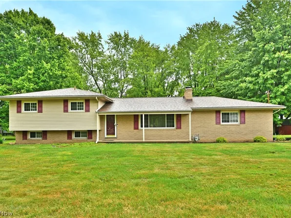 3246 Circle Dr, Cortland, OH 44410