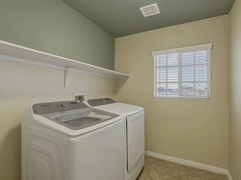 724 Picasso Picture Ct — Photo 31