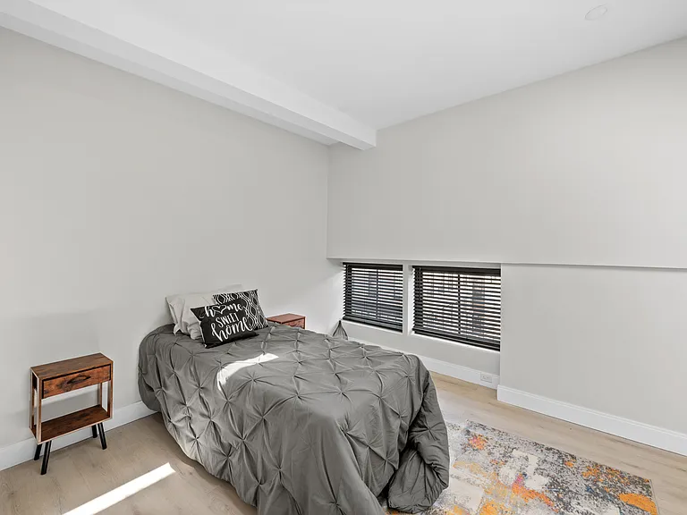 Tavolo Lofts — Photo 10