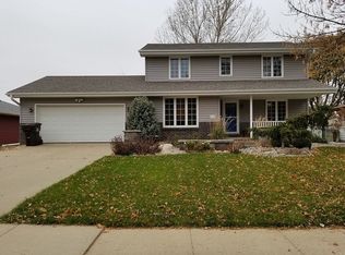 111 Golden Dr, Sergeant Bluff, IA 51054