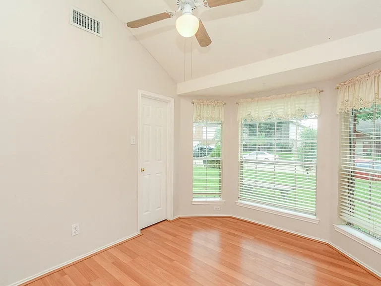 19715 Lindenfield Ct — Photo 12