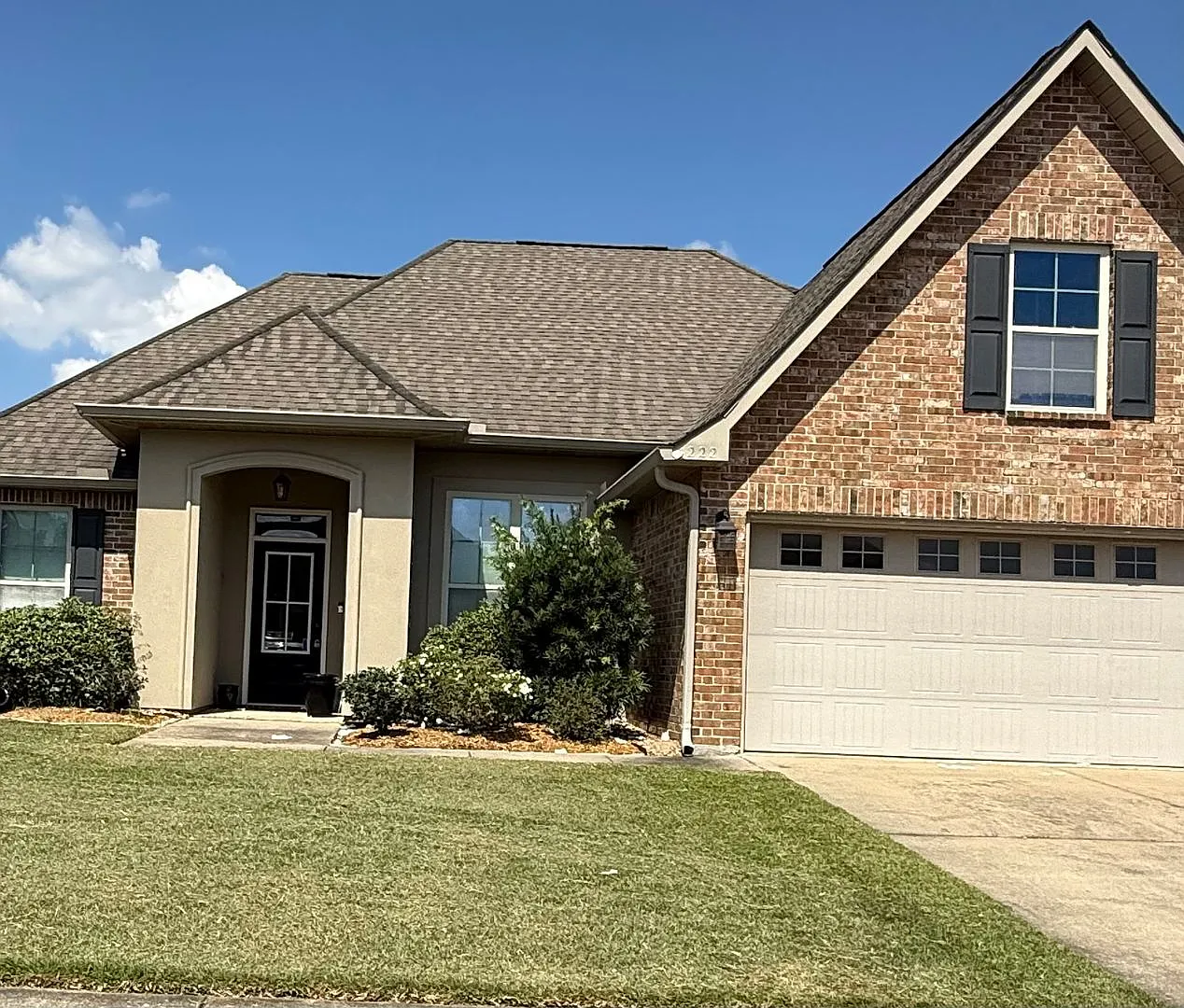 Room to Live, Relax & Enjoy Spacious 3BR/2BA Home! — Photo 1
