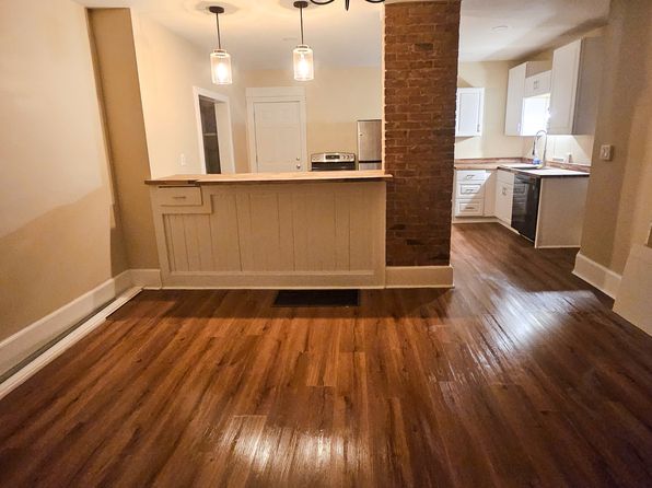 112 N Elm St