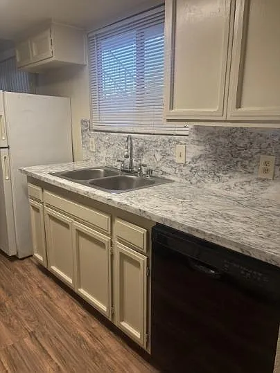 1250 E Shaw Ave #136 — Photo 7
