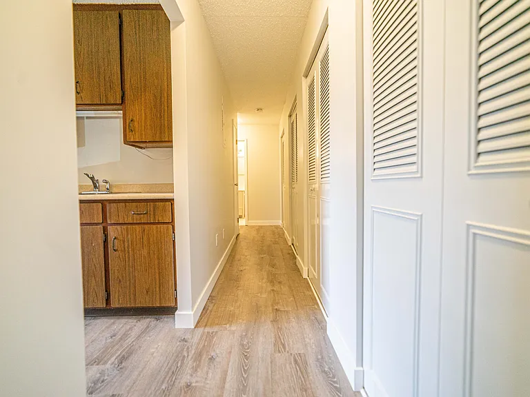 306 Balsam St — Photo 7