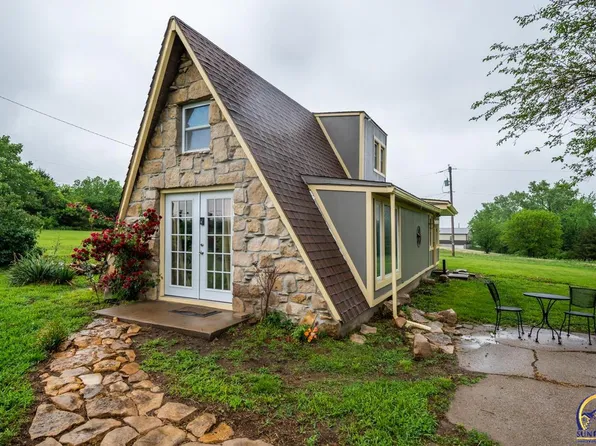 2314 Dragoon Ln, Vassar, KS 66543