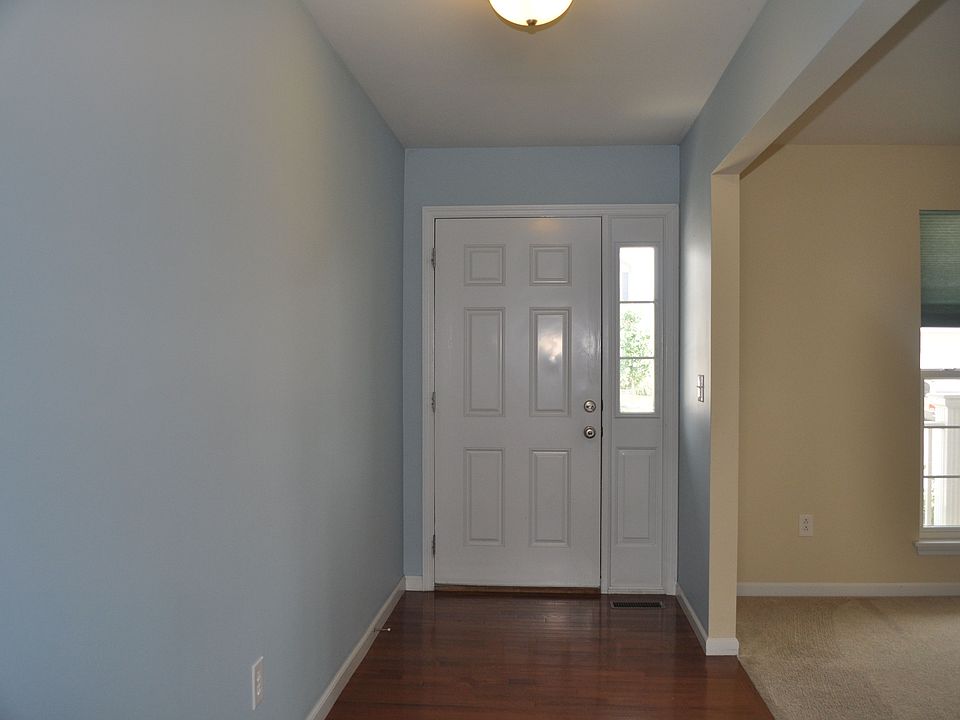 1st image of 6809 Dunhill Dr