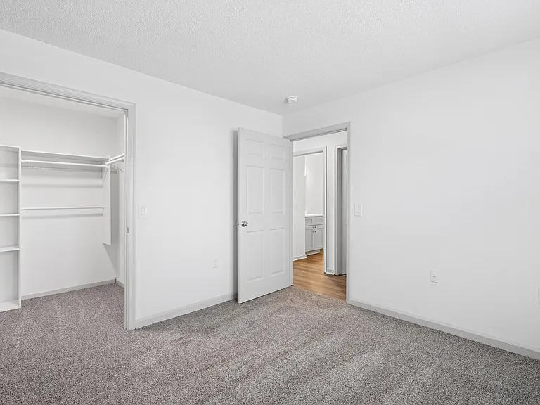 Dominion Pines Apartments — Photo 18