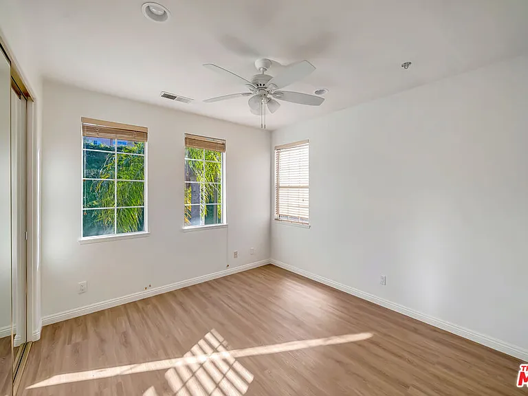 24819 Calle Cedro — Photo 17