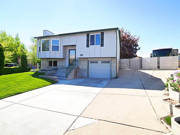 3rd image of 5593 S Crown Cir