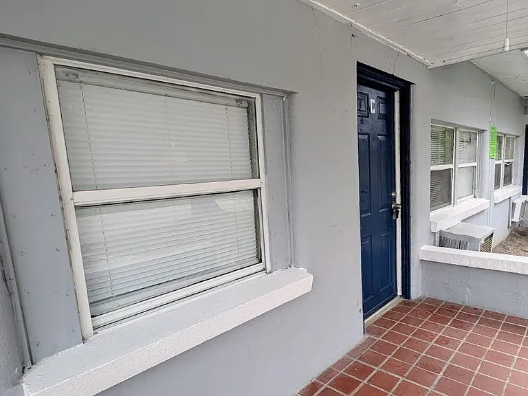 1325 E Sitka St #C — Photo 2