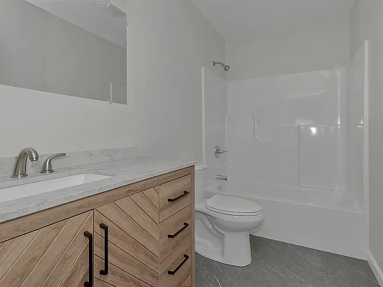 65 Euclid Ave — Photo 9