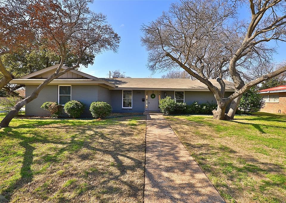 1st image of 2240 Ivanhoe Ln