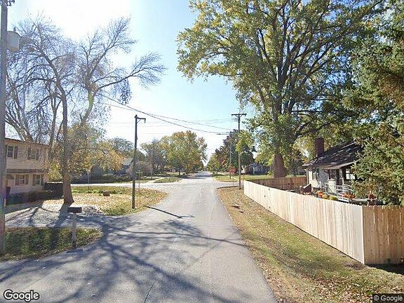 Exterior Neighborhood (street photo)