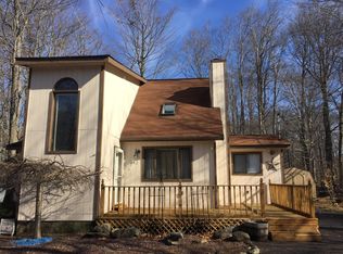 2829 Fairhaven Dr, Tobyhanna, PA