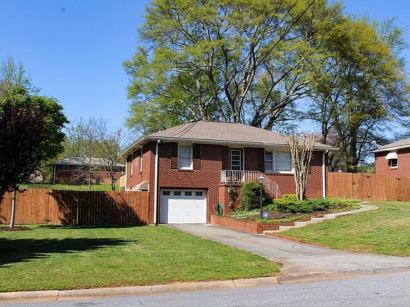 2nd image of 499 Alcott Dr SE