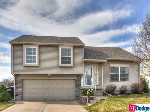 17411 Emiline St, Omaha, NE 68136