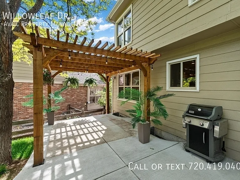 8 Willowleaf Dr — Photo 45