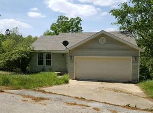 8015 Gum Ln, Rogers, AR 72756
