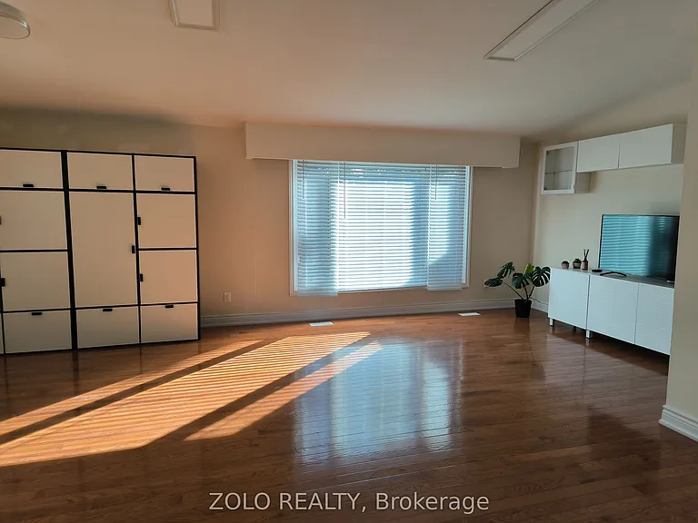 4 Cloebury Ct #MAIN FLOOR — Photo 5
