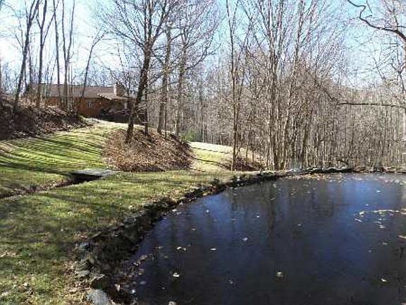 3rd image of 191 Bluff View Dr