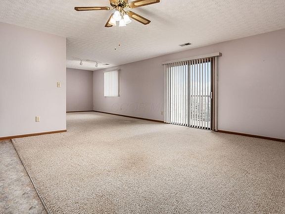 5th image of 5885 Beechcroft Rd APT 306