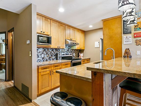 2nd image of 1001 Commonwealth Dr #106
