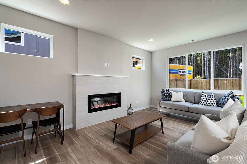 4th image of 2431 SW Ridgeway Drive