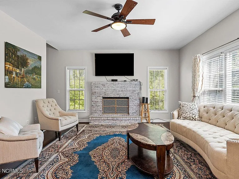 1010 Meridian Dr — Photo 8