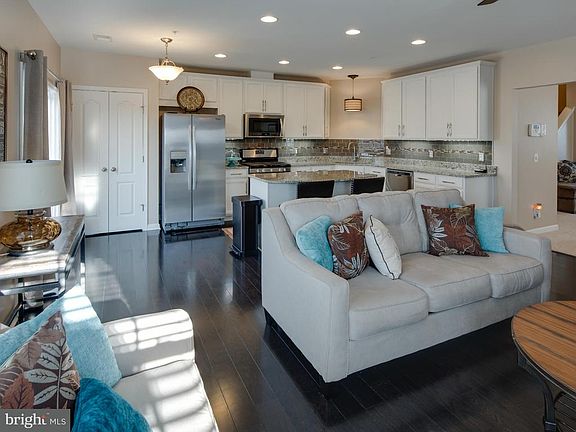 4th image of 17058 Beveridge Dr