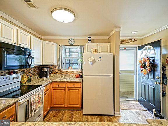 4th image of 17275 King Phillip Way Unit 14