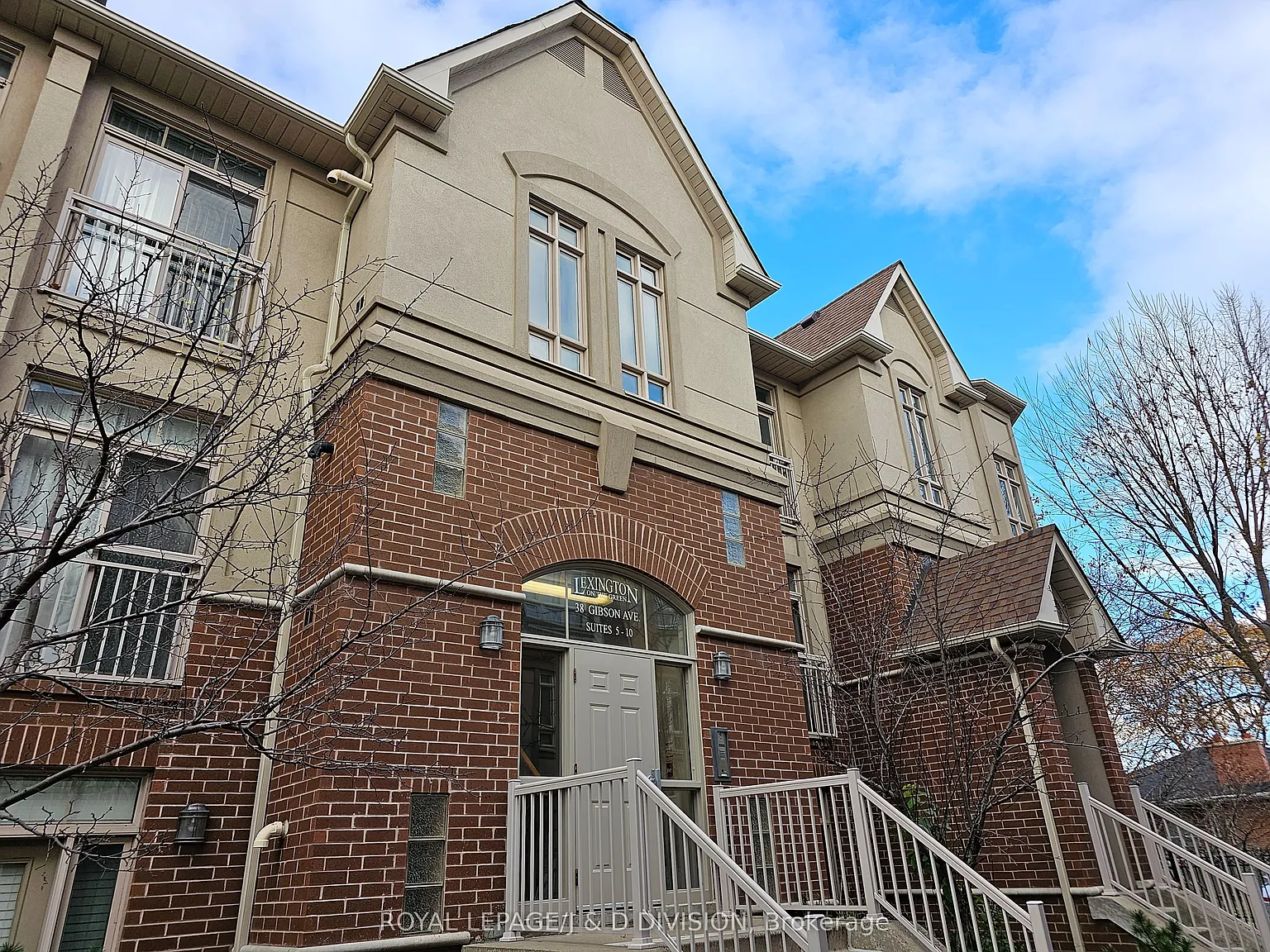 2 bed, $2,600 — Photo 1