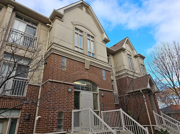 38 Gibson Ave #9, Toronto, ON M9N 0A5