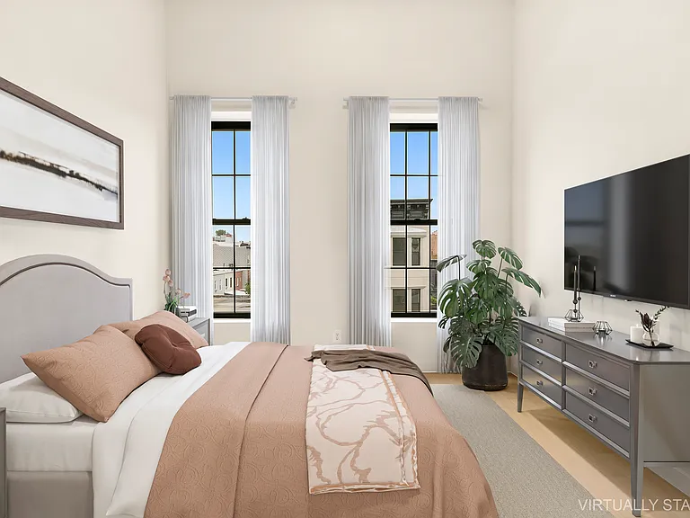 799 Manhattan Ave #2L — Photo 4