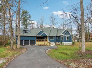 230 Almond Branch Dr, Hendersonville, NC 28791