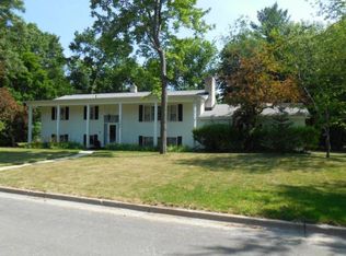 1006 Pepperidge Ct, Midland, MI 48640