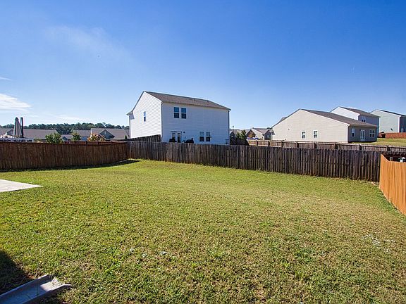 3rd image of 222 Sinclair Way