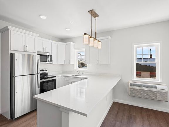 4th image of 227 4th Ave #211J