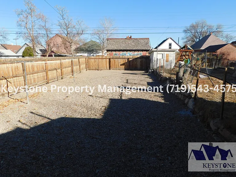 1410 Spruce St — Photo 16