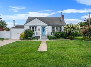 218 11th Street, West Babylon, NY 11704