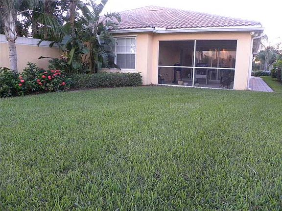 3rd image of 11857 Delfina Ln